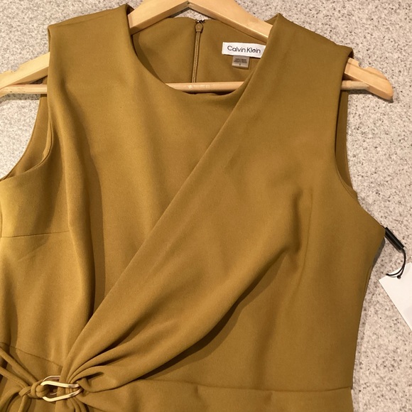 SOLD!!! Calvin Klein Clasp Tie Waist Dress - Picture 4 of 9